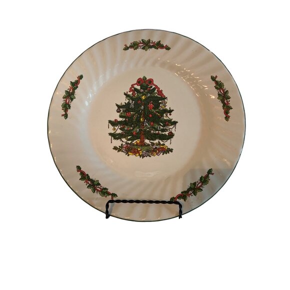 Vintage Christmas Village Ceramic Dinner Plate 10 inch Tree Presents Holly - Picture 1 of 4
